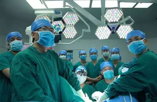 灯泡进肛门引发万人关注，“会诊”结果靠谱么？