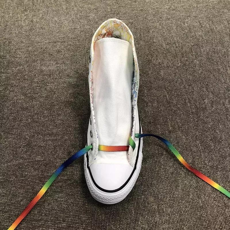 休闲鞋系鞋带方法简单又好看,今年最流行黑鞋系鞋带方法