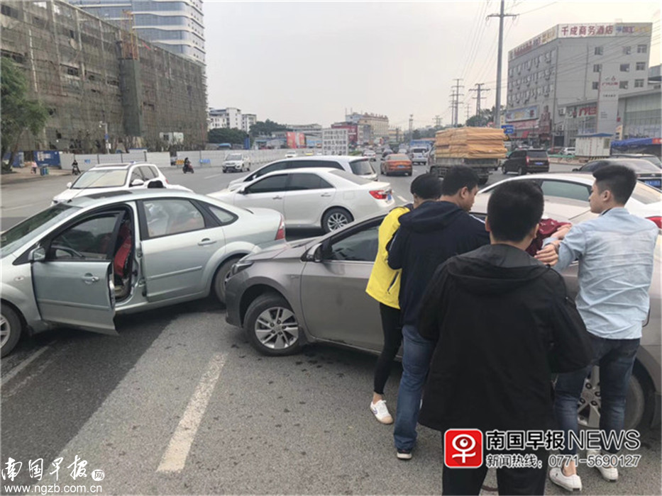 小心！每天这样的套路有10万次，南宁一市民接到95533的短信后被骗上万元