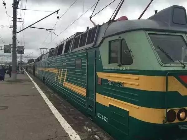 中国最贵的火车车票,中国最贵的一趟火车票价接近六千