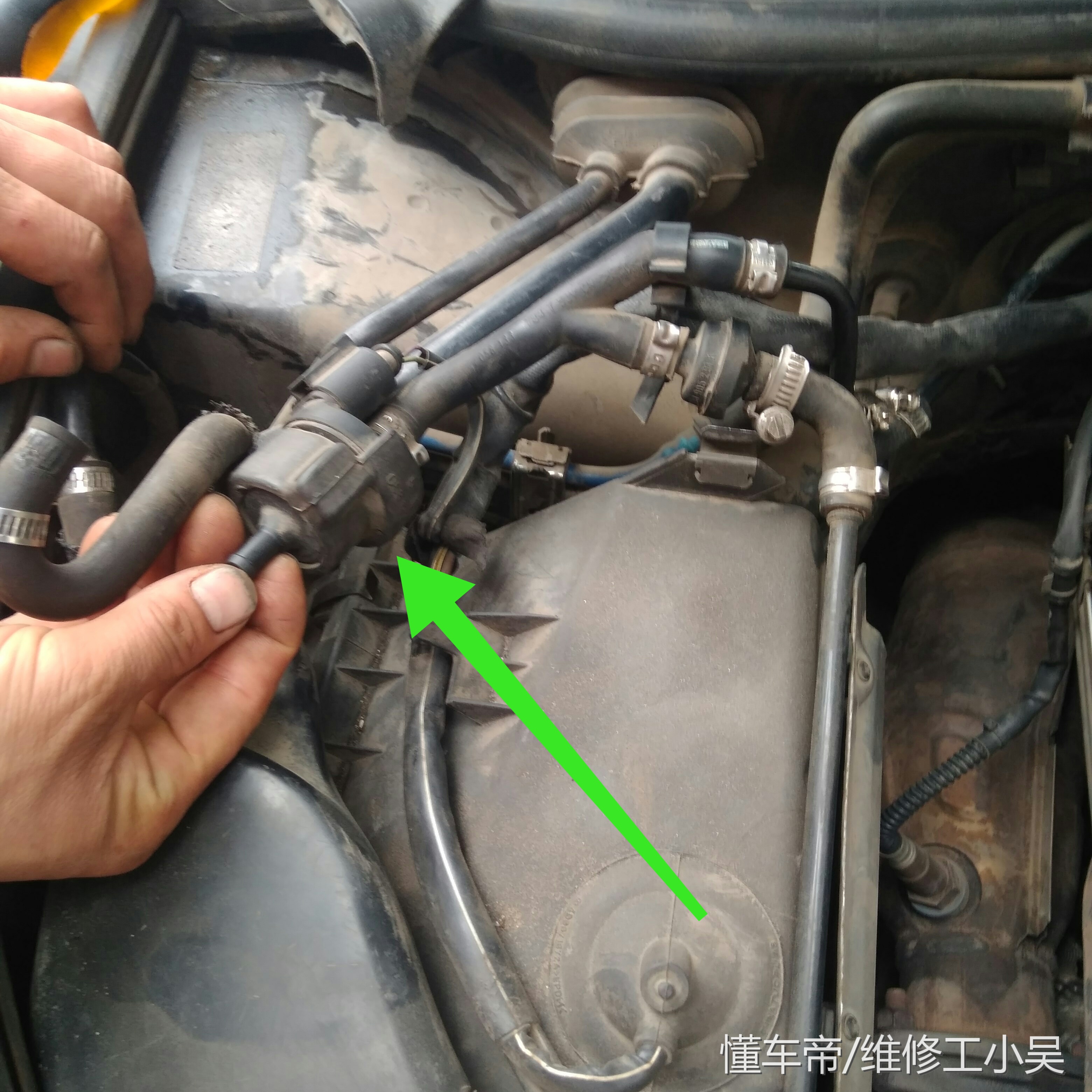 帕萨特发动机大修后故障灯亮,帕萨特发动机故障灯常亮怎么消除