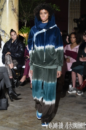 juicycouture天鹅绒运动套装搭配,juicycouture套装穿搭