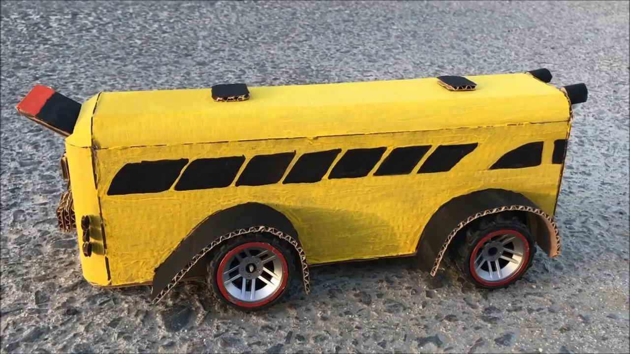 纸板公交车手工制作,手工公交车制作幼儿园纸箱