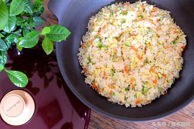 蛋炒饭怎样做又好吃不上火不油腻,小时候爱吃的蛋炒饭简单又好做