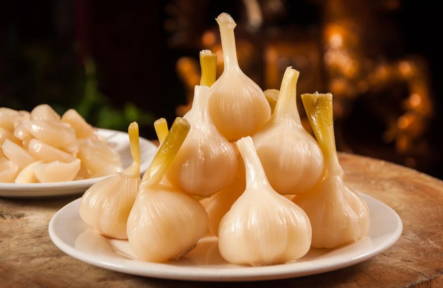 新下来的蒜怎么腌糖蒜好吃,买什么样的蒜腌制糖蒜好