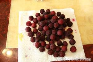 自制杨梅酒的功效与作用,自制杨梅酒保质期多长时间