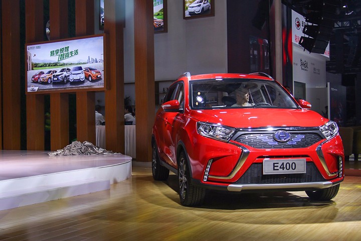 江铃E400和起亚K5PHEV，哪款更好？