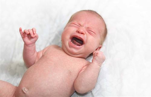 婴儿腹胀推拿手法,婴儿胀气肚脐贴贴哪个位置