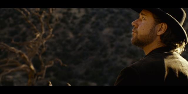 天使和恶魔之间是能够有爱的,天使和恶魔也可以有纯洁的友情