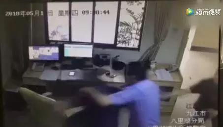 警方谈男子被指猥亵多人,警方回应男子当众猥亵女子