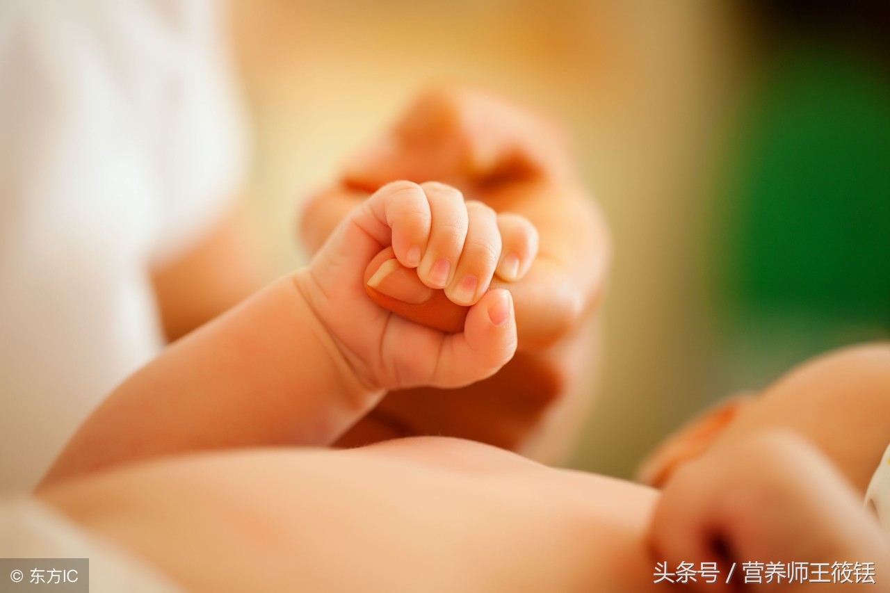 今天营养师筱铥带你了解了解：生完孩子什么时候请催乳师合适？
