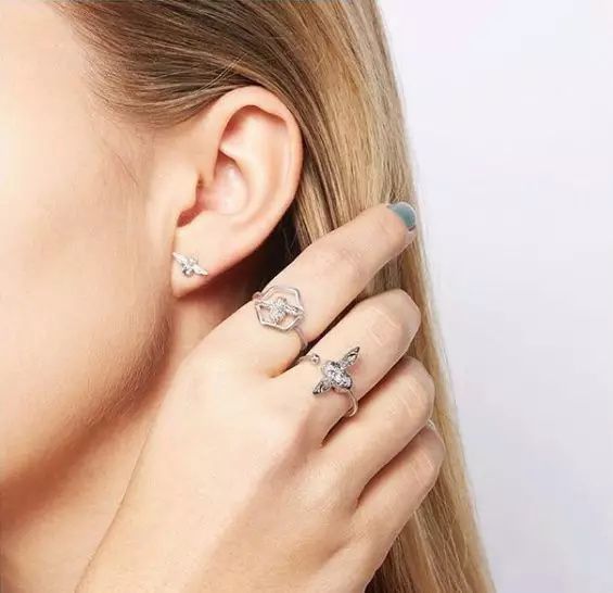 除了dw还有啥粉底液值得入手,除了机械表还有哪些手表值得购买