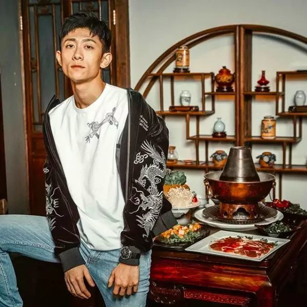 除了dw还有啥粉底液值得入手,除了机械表还有哪些手表值得购买