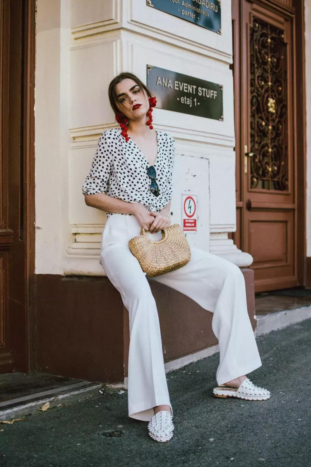 显瘦阔腿裤百搭秋季,最好穿的白色显瘦阔腿裤