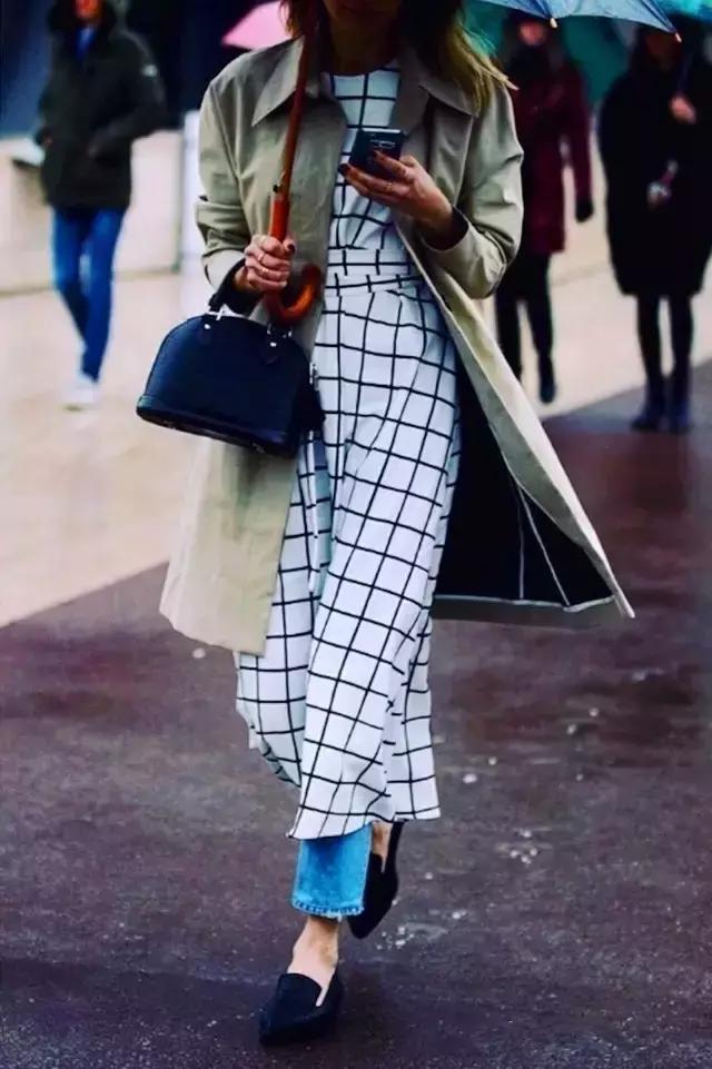 今年流行穿裤子还是裙子呢,今年流行裤子裙子一起穿