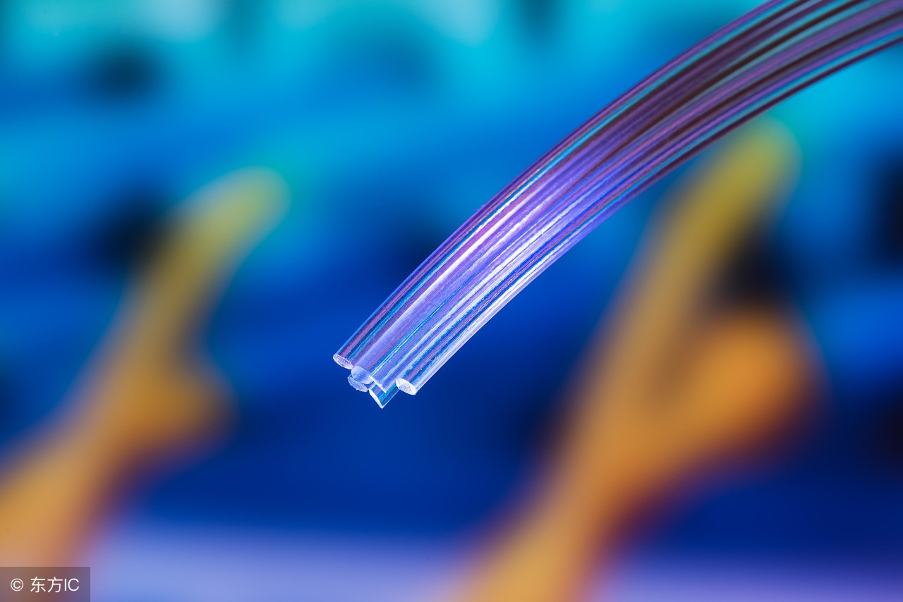 揭秘丨国内最早成立的商用光纤光缆研发生产企业的“滚打摸爬”