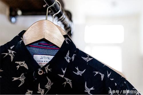 服装店利润怎么算库存该算到哪里,服装店不做了衣服库存怎么办