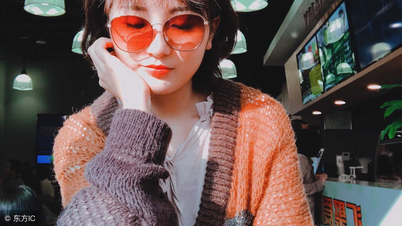 夜晚喝醉被朋友送回家，却无意中看到了男友的秘密