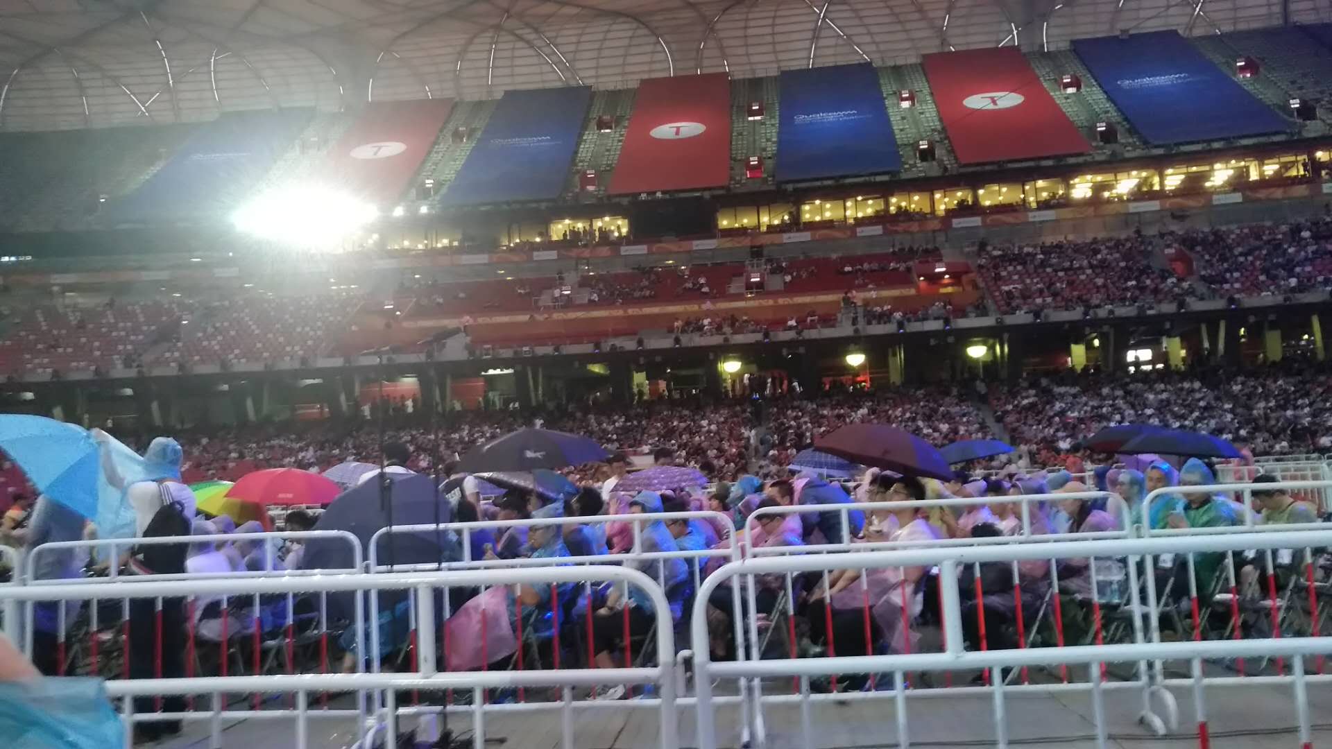 罗永浩鸟巢发布会什么手机,罗永浩央视发布会