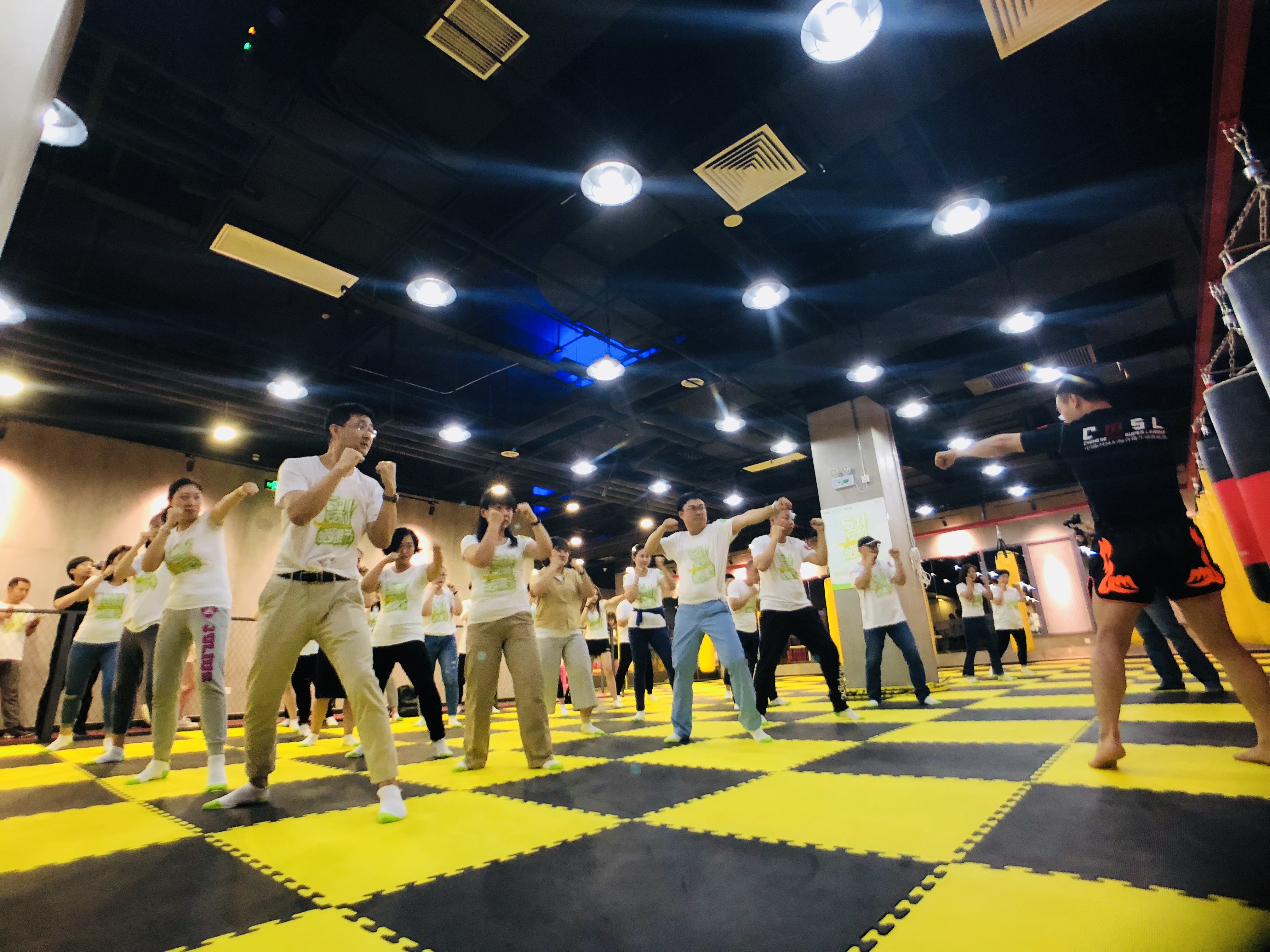 听说参加这个活动的都瘦了，特别是腰！