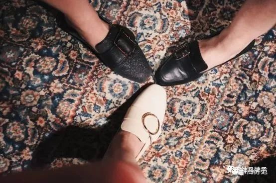 唐晶款英伦风圆头女鞋,唐晶同款鞋厚高跟鞋