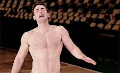 因性感胸肌，被黑粉称“甜心大胸”，美队凭什么成为复联老大？