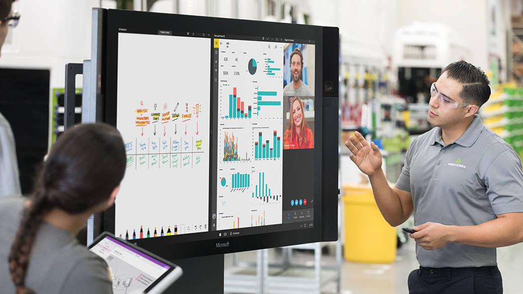 来截老罗的胡？*NTT**工作站发布当天，微软推出Surface Hub 2