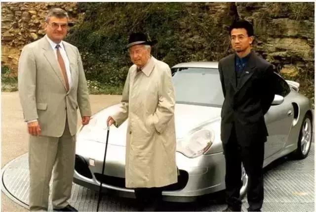 突如其来的被圈粉了！这个中国汽车设计师曾救了保时捷