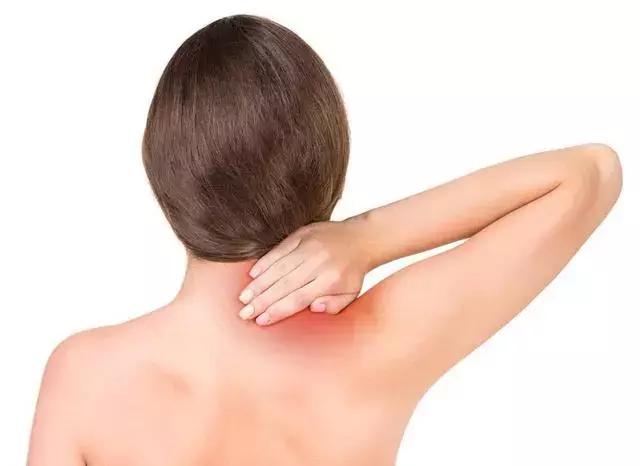 涂了这玩意,厦门一男子身体被灼伤,痛!你可能也用过……