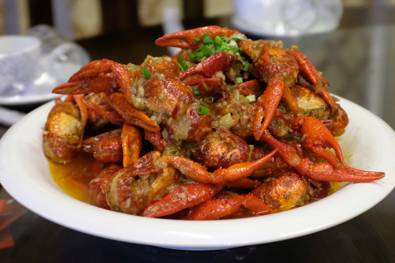 襄阳带鸡蛋的麻辣小龙虾,襄阳市中原西路懒人虾球