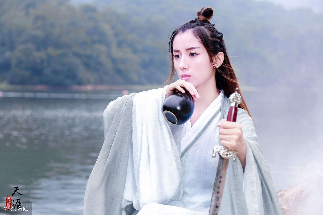 30首令人豪气顿生的诗词,待到秋天花开时的诗句