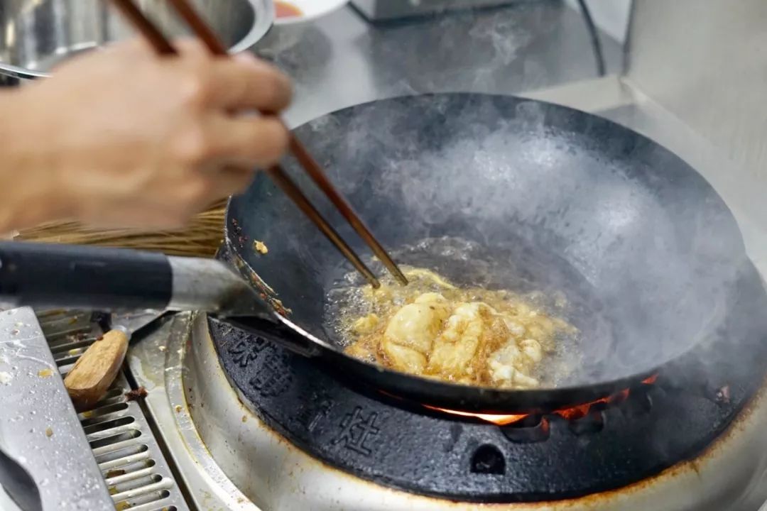 南京有一家古怪的面馆,南京最有名的肉丝面