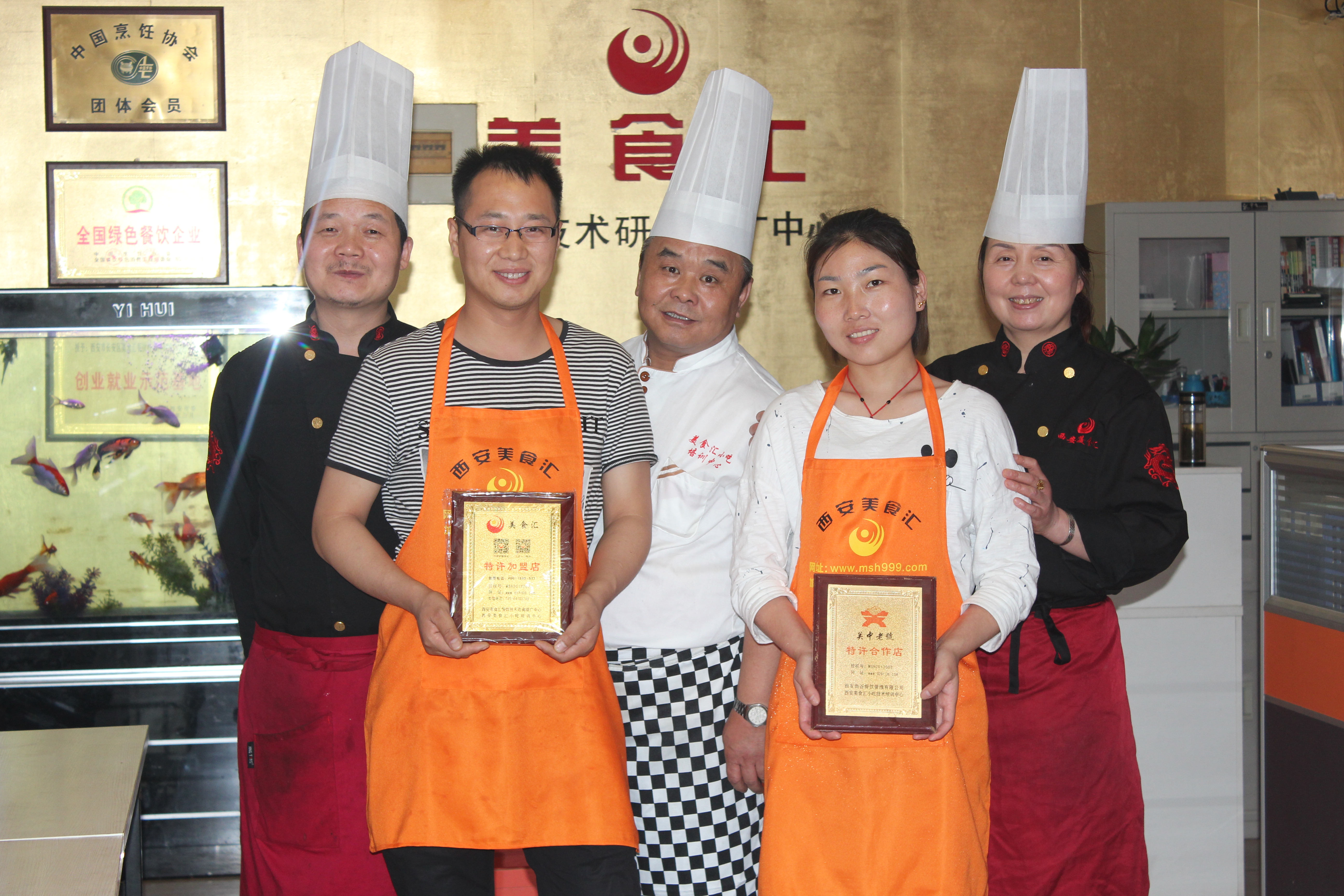 西安汇集美食攻略,西安美食汇小吃排骨面