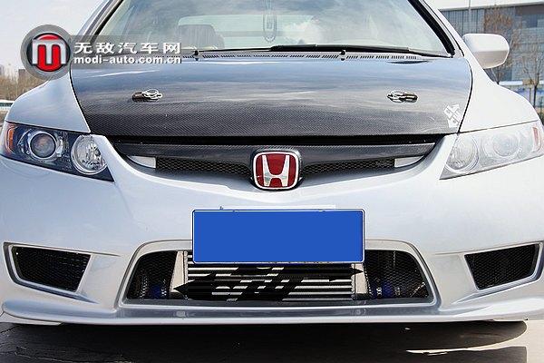 这个聚会里面没有一辆合法的车！