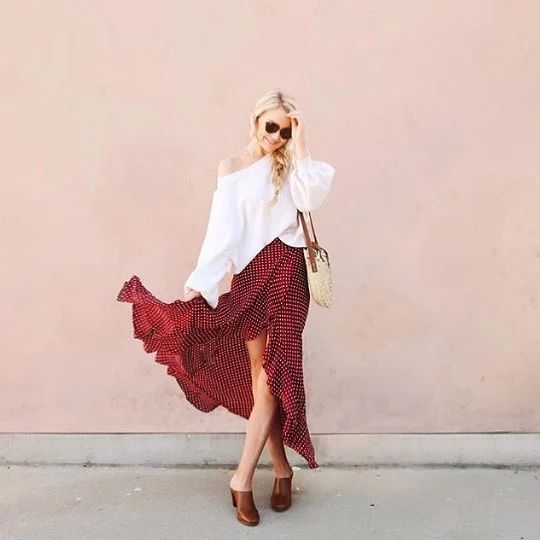 夏天波点荷叶领上衣怎么搭配,夏天波点衫怎么搭配