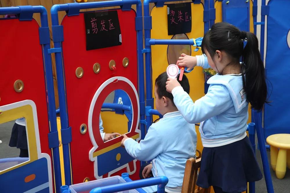 幼儿园夏季环创,幼儿园高端环创图片