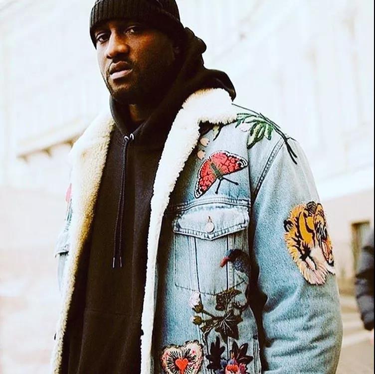 logo衣服好看吗,衣服logo显眼还是不显眼