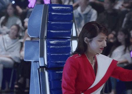 美过娜扎，仙过热巴！《泡沫之夏》里的她才是混血look的鼻祖啊