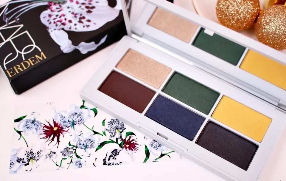 这个牌子出什么都火到断货,女生必须入一个