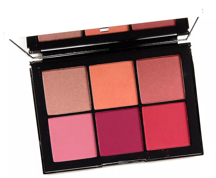 这个牌子出什么都火到断货，女生必须入一个