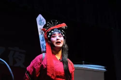 窦娥冤是一部什么类型的戏剧,窦娥冤是不是传统戏曲