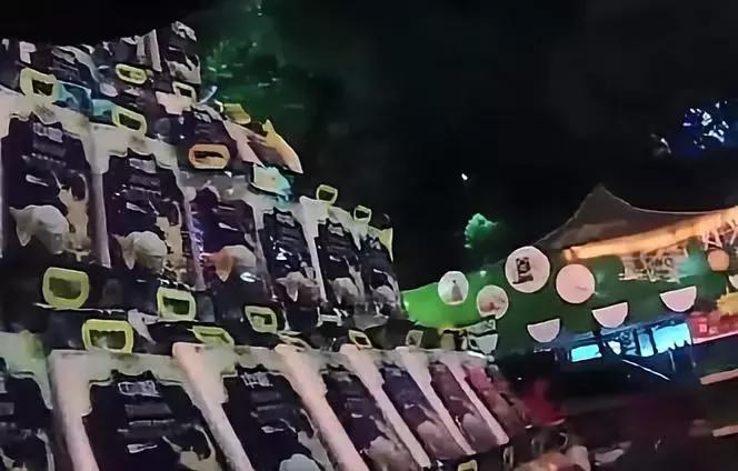 男子门口入室抢劫监控拍下全过程,小伙入室抢劫却遇到更可怕的东西