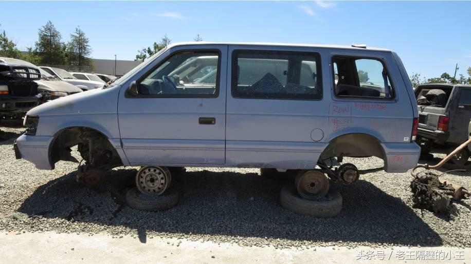 第二代道奇Caravan,道奇七座老款车叫什么