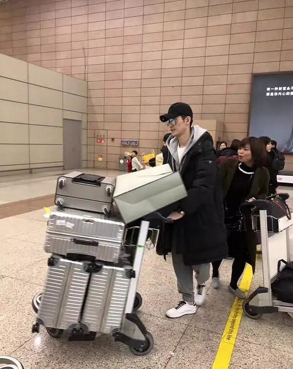 拍戏自带道具的明星,自带道具进组拍戏的女明星