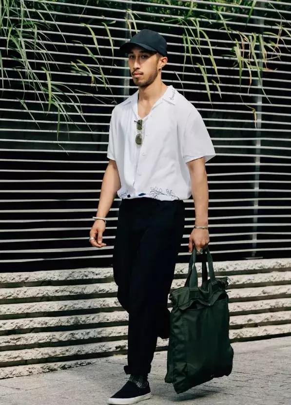 想要帽子戴的帅,清洁必须得跟上