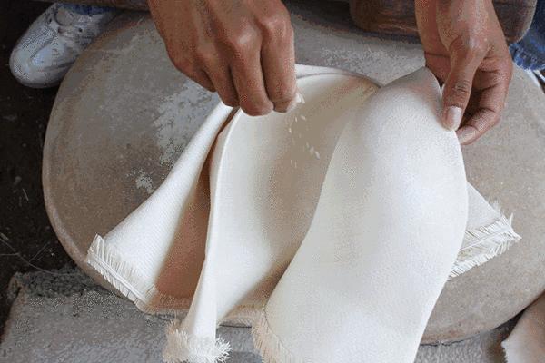 有了它出门还怕没有电吗,有了它出行也可以多带几双鞋