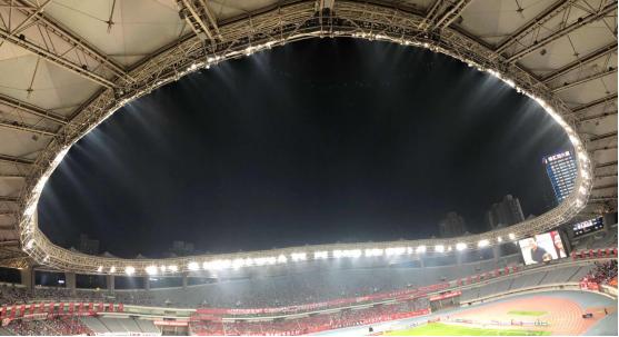 去现场看球赛带啥,去现场看球是什么感觉