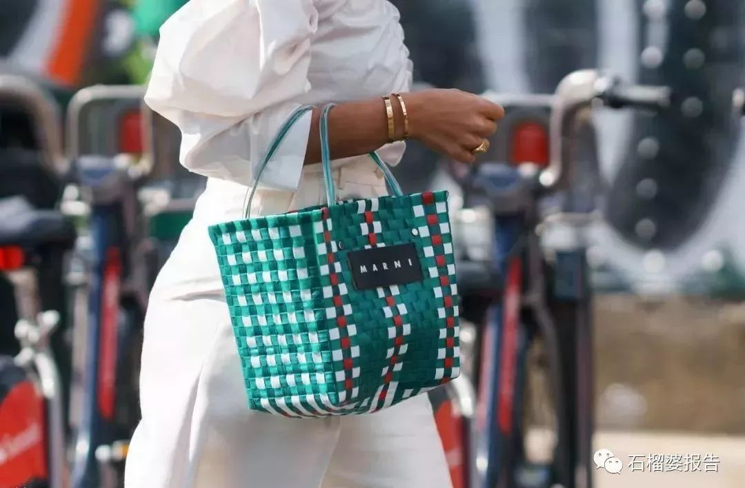 包包夏天春秋,包包天气热了为什么会融化