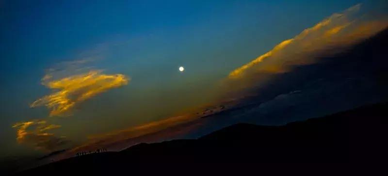 母亲故乡情,故乡情的原唱