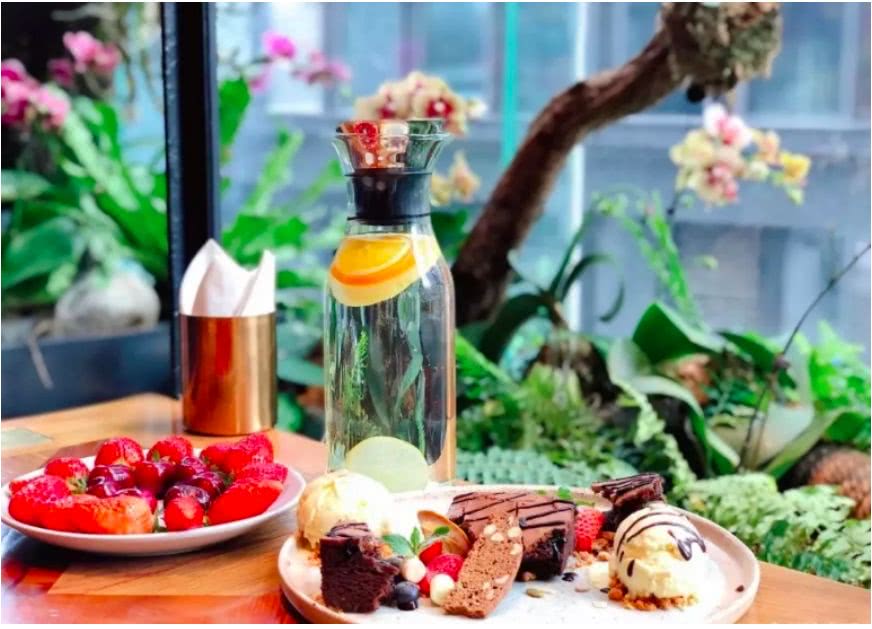 深更咖啡爱抚，我就让你睡不着哈哈！